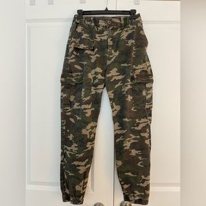Fashion Nova Camouflage Cargo Pants | Women’s Large